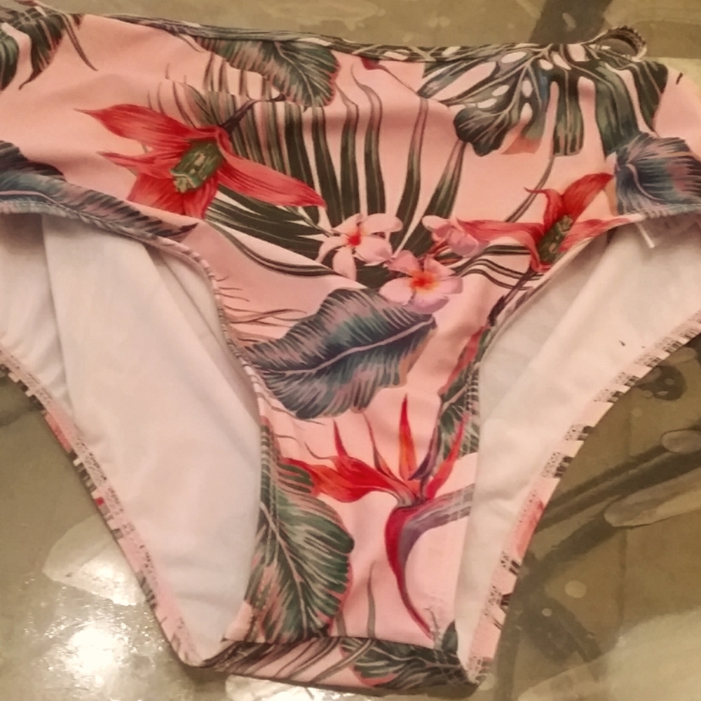 EUC Pat Pat L swim suit hip cut out
